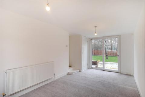 19 Station Road, Meopham, Gravesend, DA13 0LX