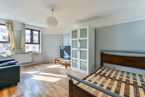 3 bedroom flat to rent - New Park Rd, Brixton, London, SW2