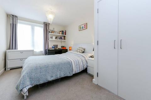 2 bedroom flat to rent, Pooles Park, Finsbury Park, London, N4