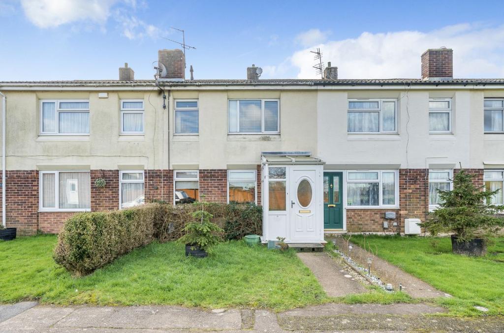 Studley Road, Wootton, Bedford 3 bed terraced house for sale £270,000