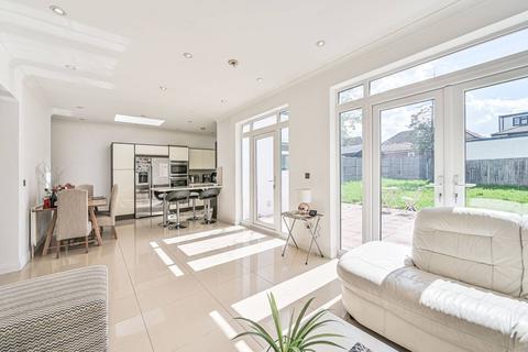 54 Southfields, London, NW4 4NB