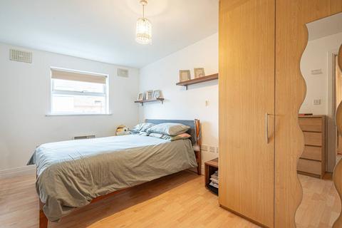 2 bedroom flat for sale, Wilshaw Close, Hendon, London, NW4