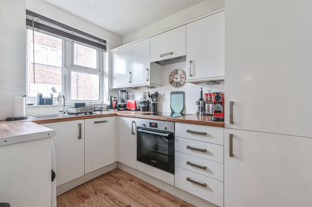 Morant House, Stockwell, London, SW9 2 bed flat for sale - £400,000