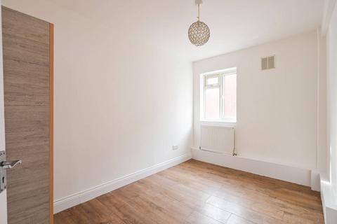 3 bedroom flat for sale, Bridge Court, Leyton, London, E10