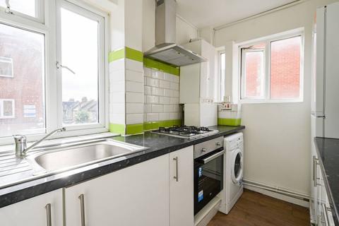 3 bedroom flat for sale, Bridge Court, Leyton, London, E10