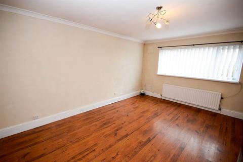 3 bedroom terraced house for sale - The Oval, Ouston