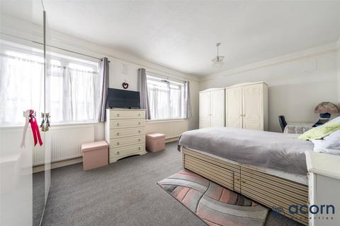 2 bedroom apartment for sale, The Hyde, London NW9