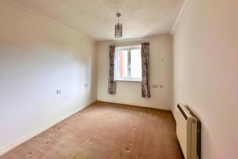 1 bedroom flat for sale - Montagu Road, Highcliffe, Dorset. BH23 5JT