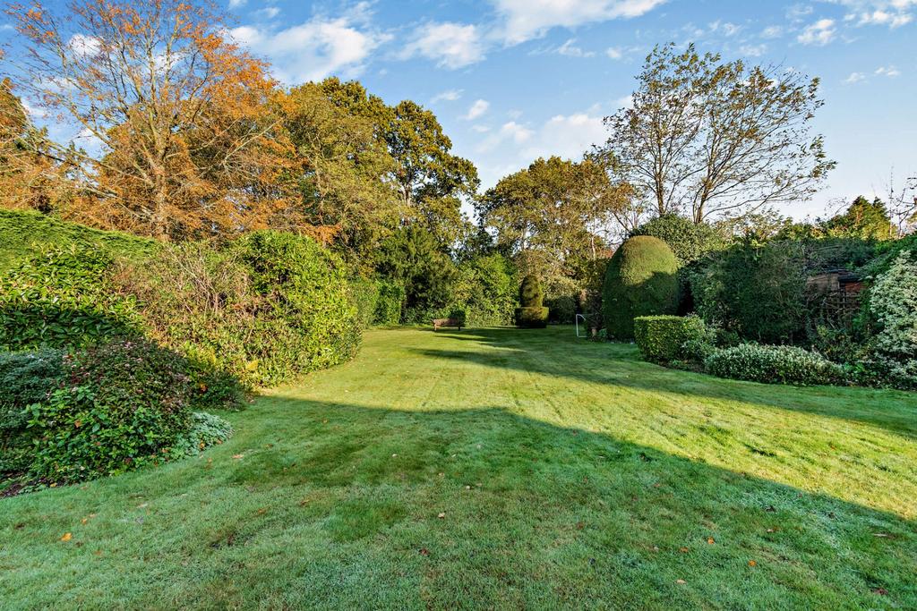 Paines Lane, Pinner Village, HA5 5 bed detached house for sale £1,995,000