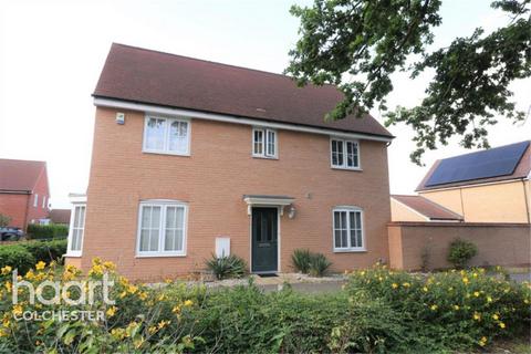 4 bedroom detached house to rent, South Colchester