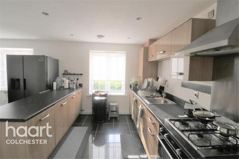 4 bedroom detached house to rent, South Colchester