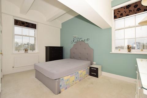 3 bedroom apartment to rent, Tarragon Road Maidstone ME16