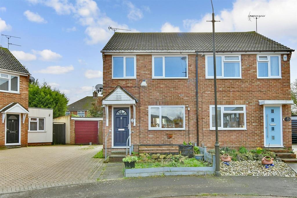 Springvale, Iwade, Sittingbourne, Kent 2 bed semidetached house for