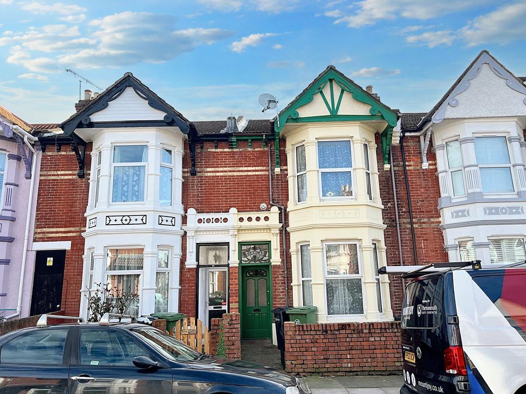 Oriel Road, Portsmouth, PO2 3 bed terraced house for sale £260,000