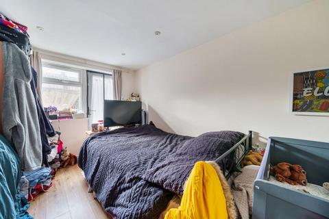 3 bedroom end of terrace house for sale, North Hill,  London,  N6,  N6