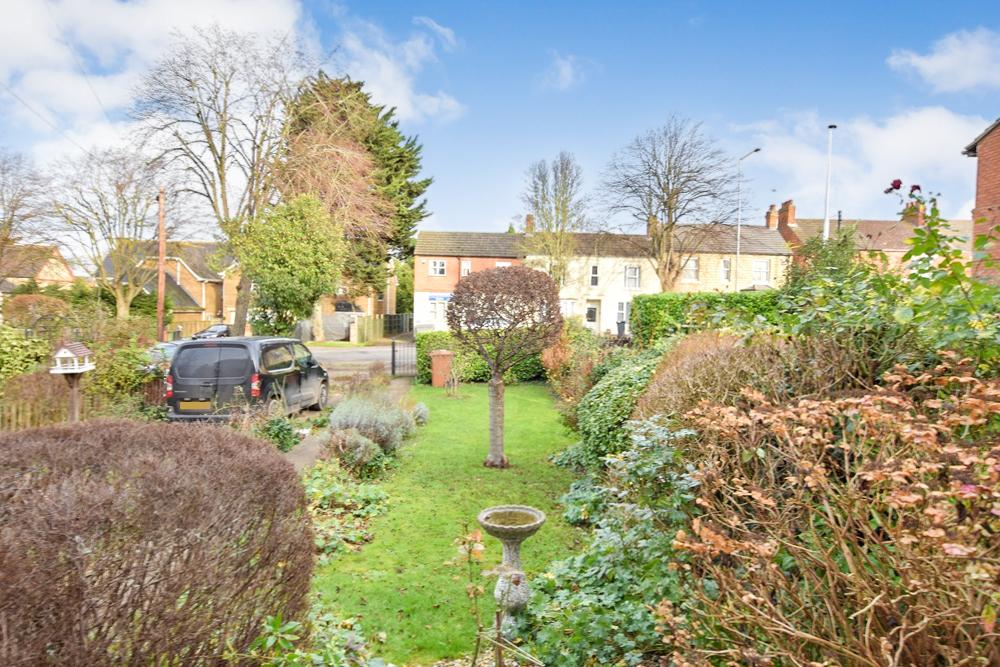 Finedon, Wellingborough NN9 2 bed terraced house for sale £130,000
