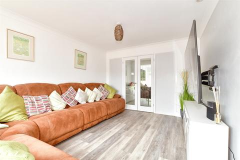 4 bedroom semi-detached house for sale - Wealdon Close, Southwater, Horsham, West Sussex