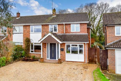 12 Wealdon Close, Southwater, Horsham, RH13 9HP