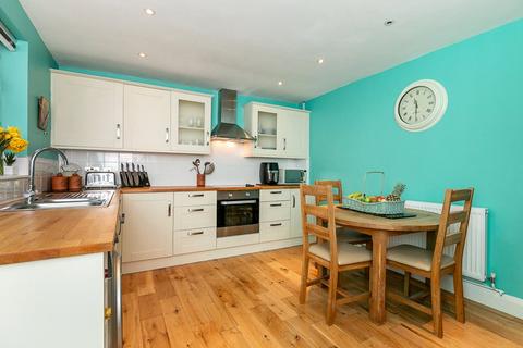 15 Lion Green Road, Coulsdon, CR5 2NL
