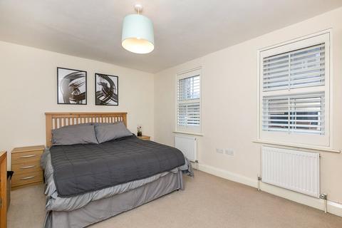 15 Lion Green Road, Coulsdon, CR5 2NL