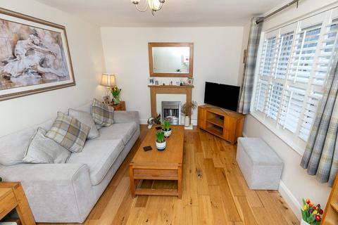 15 Lion Green Road, Coulsdon, CR5 2NL