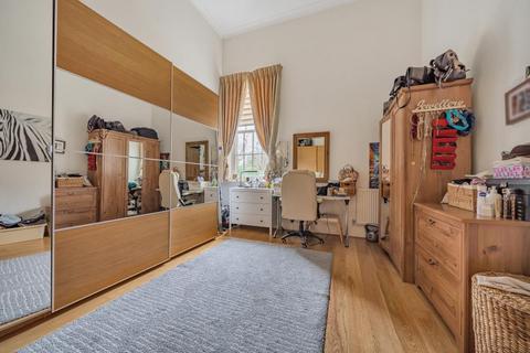 4 bedroom flat for sale, Princess Park Manor,  Royal Drive,  London,  N11,  N11