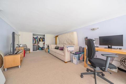 4 bedroom flat for sale, Princess Park Manor,  Royal Drive,  London,  N11,  N11