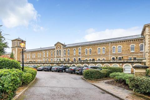 4 bedroom flat for sale, Princess Park Manor,  Royal Drive,  London,  N11,  N11