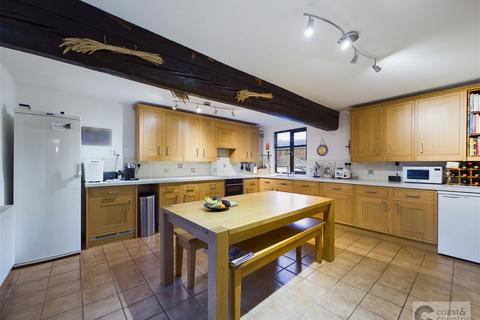 4 bedroom barn conversion for sale - Haccombe, Newton Abbot