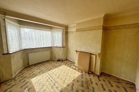 1 bedroom ground floor maisonette for sale, Onslow Gardens, South Woodford