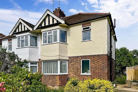 1 bedroom ground floor maisonette for sale, Onslow Gardens, South Woodford