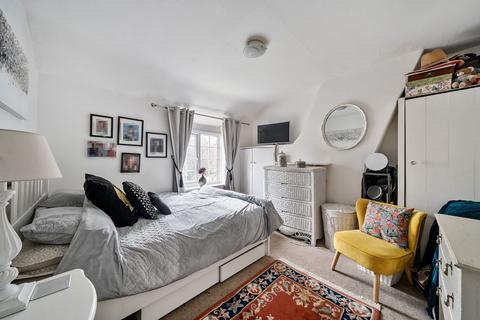5 Hyde Close, Winchester, SO23 7DT
