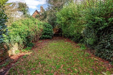3 Cheselden Road, Guildford, GU1 3SB