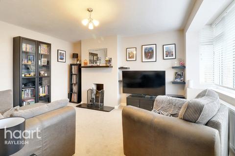 3 bedroom semi-detached house for sale, Fairland Close, Rayleigh