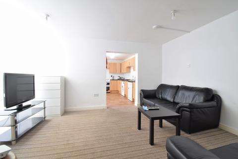 4 bedroom flat to rent, Ashgate Road, Sheffield S10