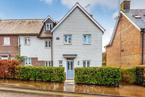 4 bedroom end of terrace house for sale, Broomfield, Bells Yew Green, TN3