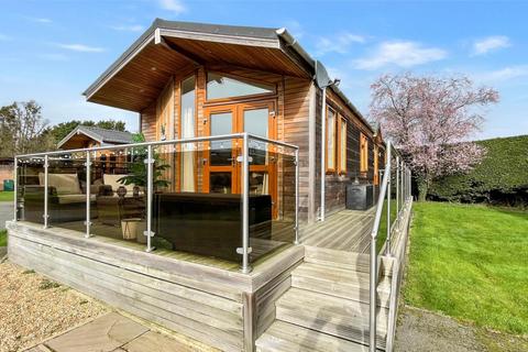 2 bedroom log cabin for sale, Chargers Paddock, Marlow SL7