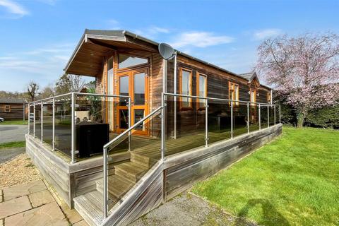 2 bedroom log cabin for sale, Chargers Paddock, Marlow SL7