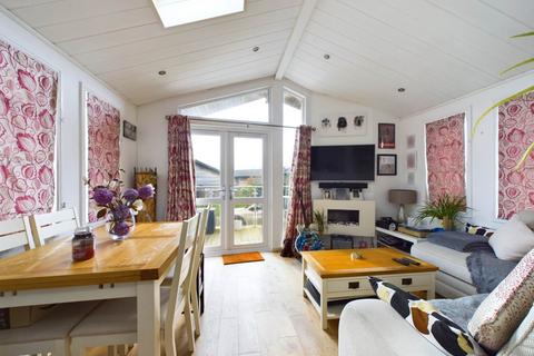 2 bedroom log cabin for sale, Chargers Paddock, Marlow SL7