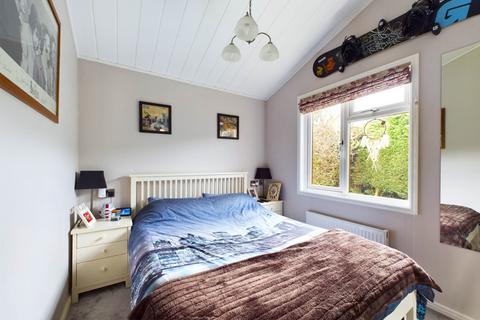 2 bedroom log cabin for sale, Chargers Paddock, Marlow SL7