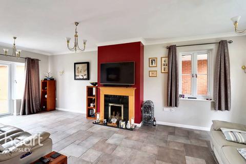 6 bedroom link detached house for sale - The Dairy, Henlow