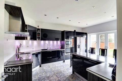 6 bedroom link detached house for sale - The Dairy, Henlow