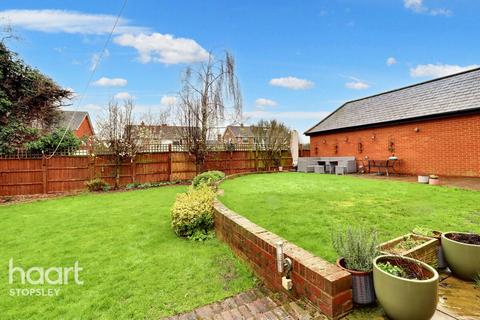 6 bedroom link detached house for sale, The Dairy, Henlow