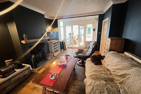 2 bedroom semi-detached house for sale, Moorlands Drive, Halifax HX3