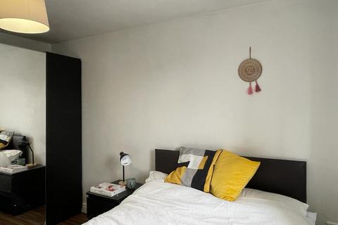 3 bedroom house share to rent, 18 Longman Road, S70