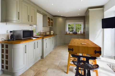 5 bedroom detached house for sale, Minnetts Lane, Rogiet, Caldicot, Monmouthshire, NP26