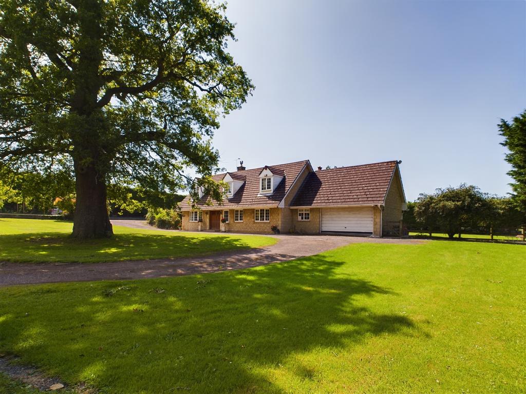 Crick Road, Portskewett, Caldicot... 3 bed bungalow for sale £620,000