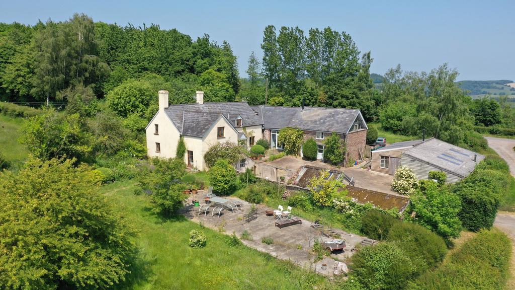 Newcastle, Monmouth, Monmouthshire, NP25 4 bed detached house for sale