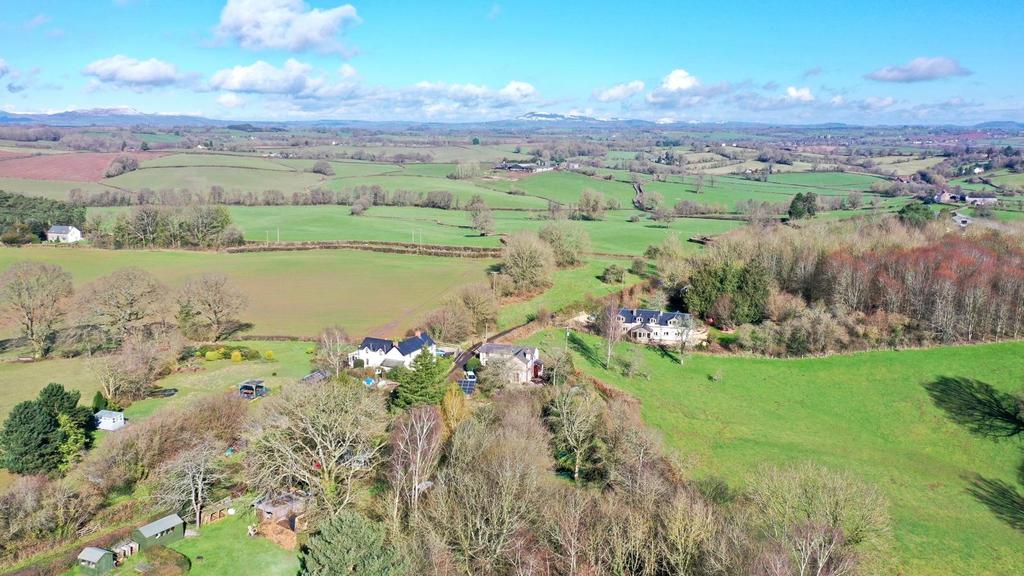 The Walks, Llandenny, Usk, Monmouthshire, NP15 4 bed detached house for