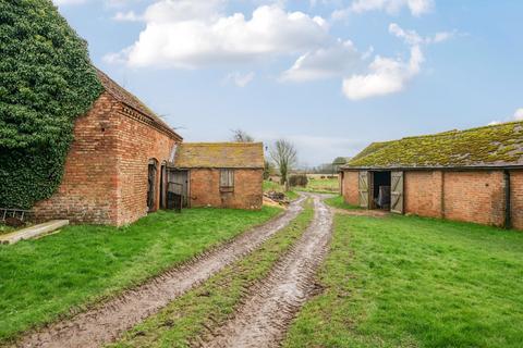 4 bedroom property with land for sale - Severn Bank Farm, Elmore Back, Elmore, Gloucester, GL2